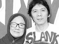 Bunda Iffet, Sosok “Rock n’ Roll Mom” Slank, Berpulang dalam Kedamaian